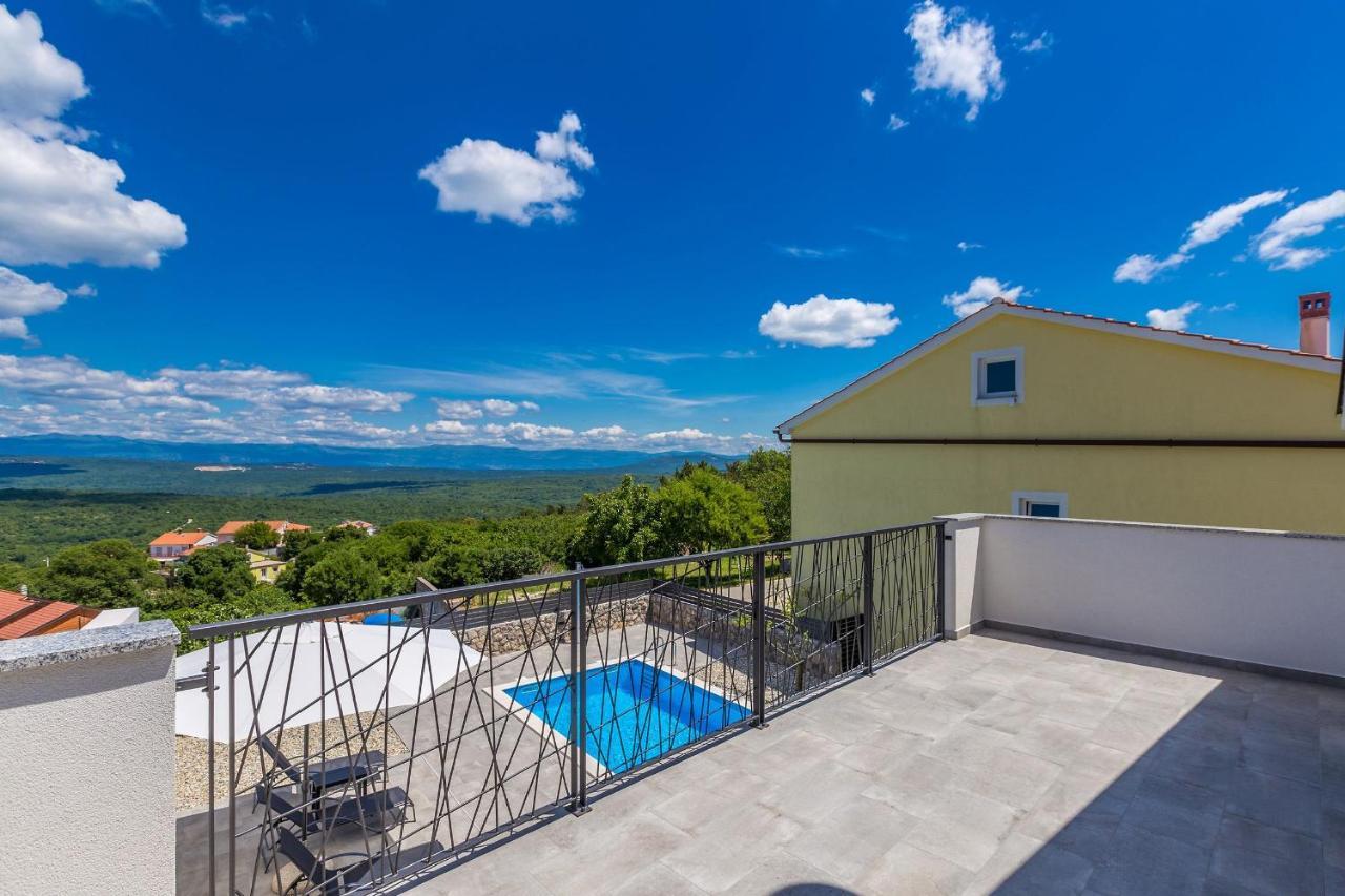 Holiday House San Michele Vrh  ภายนอก รูปภาพ